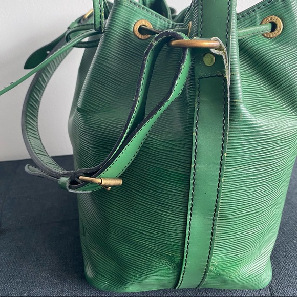 🔴SOLD on VC🔴 Louis Vuitton Petit Noé shoulder bag epi leather - Picture 5 of 14